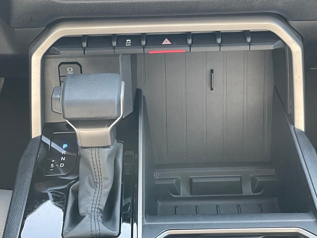 2024 Toyota Tundra SR5 4X4 / ONE OWNER / CLEAN CARFAX