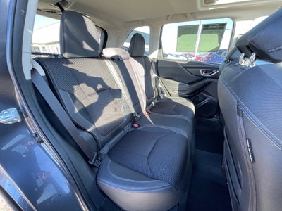 2024 Subaru Forester Premium MOONROOF / HEATED SEATS / AWD