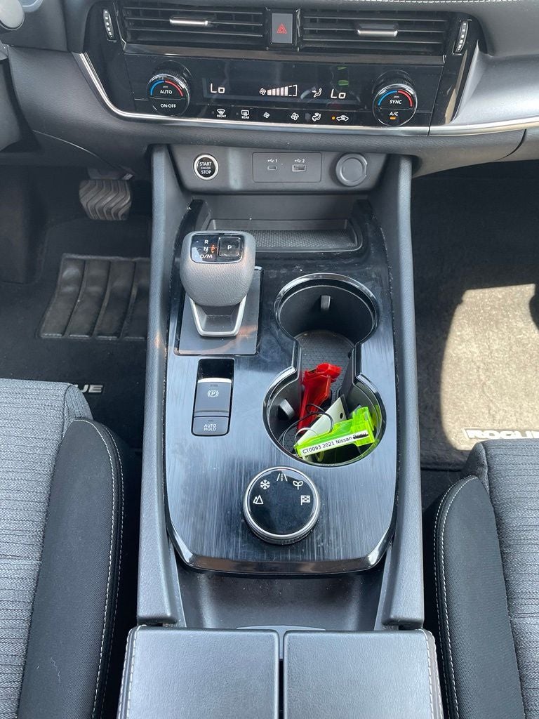 2021 Nissan Rogue SV AWD / CLEAN CARFAX