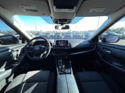 2025 Nissan Rogue SV AWD / ONE OWNER / POWER DRIVERS SEAT