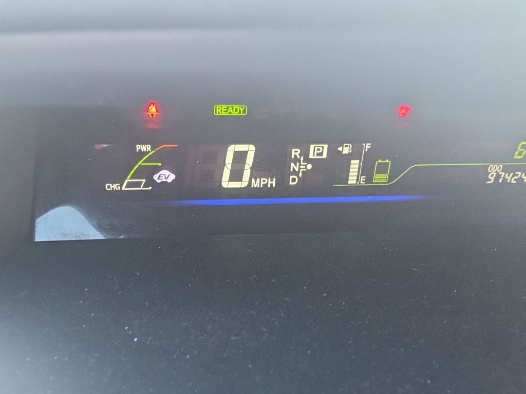 2013 Toyota Prius v Five HEATED SEATS / NAV