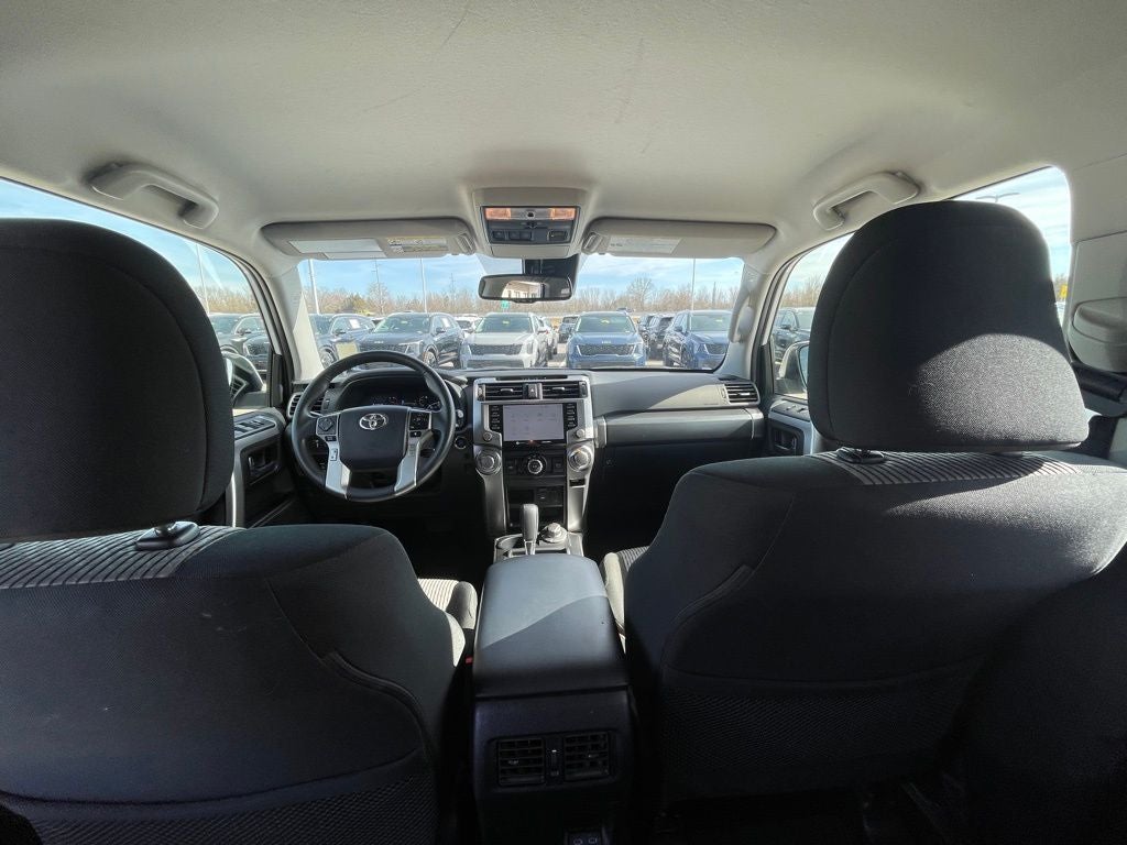 2023 Toyota 4Runner SR5 4X4 / ONE OWNER