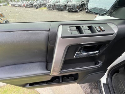 2022 Toyota 4Runner SR5 4X4 / KEYLESS ENTRY