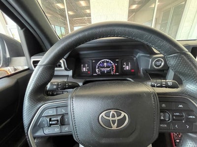 2025 Toyota 4Runner SR5 4X4 / ONE OWNER