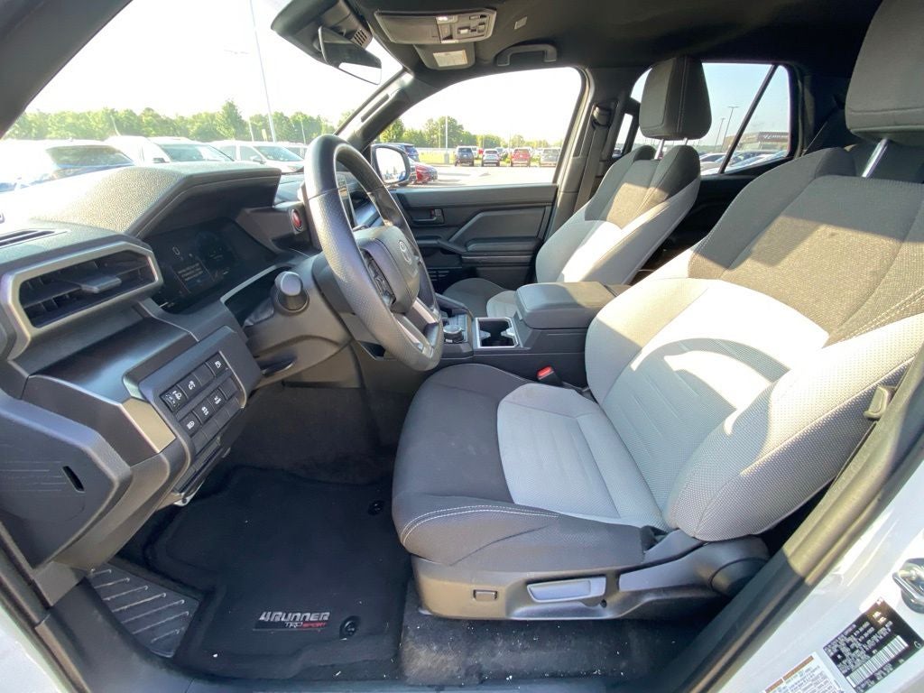 2025 Toyota 4Runner TRD SPORT / 4X4 / ONE OWNER