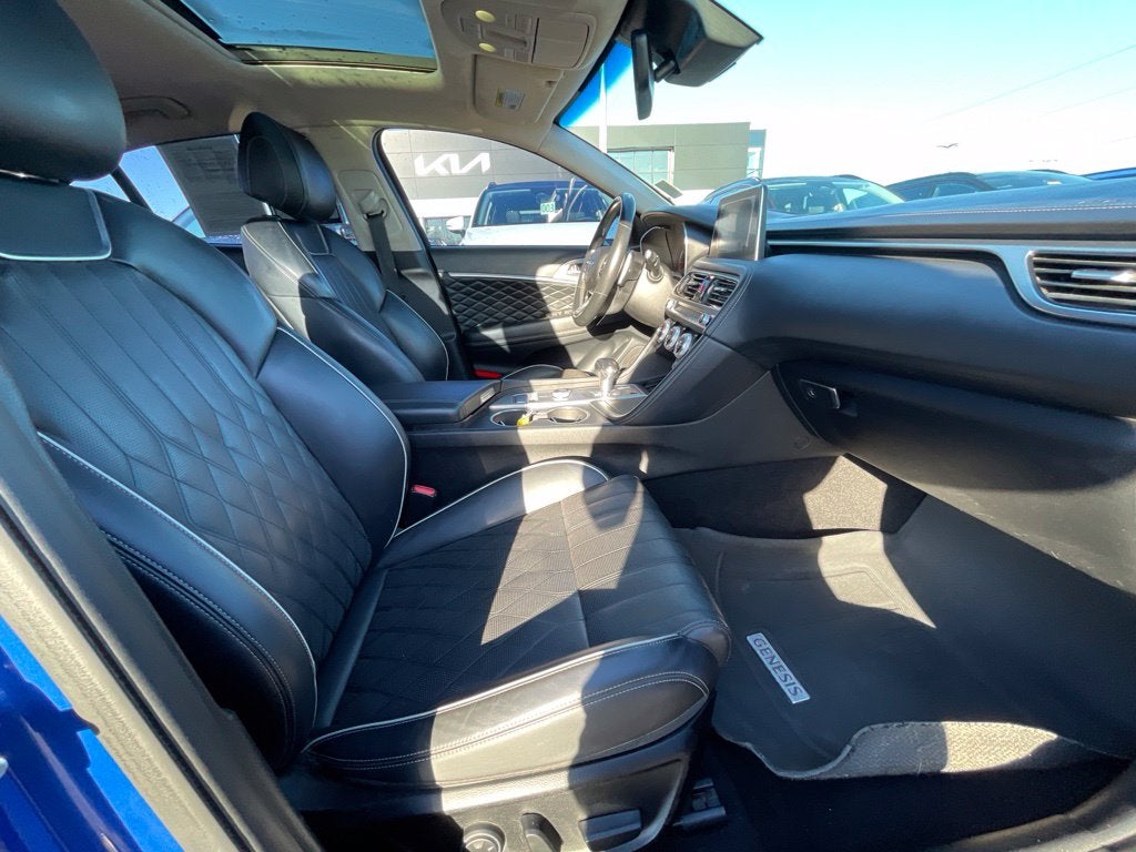 2020 Genesis G70 3.3T MOONROOF / HEATED SEATS / NAV / PRESTIGE PACKAGE