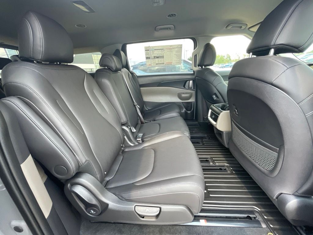 2027 Kia Carnival LXS