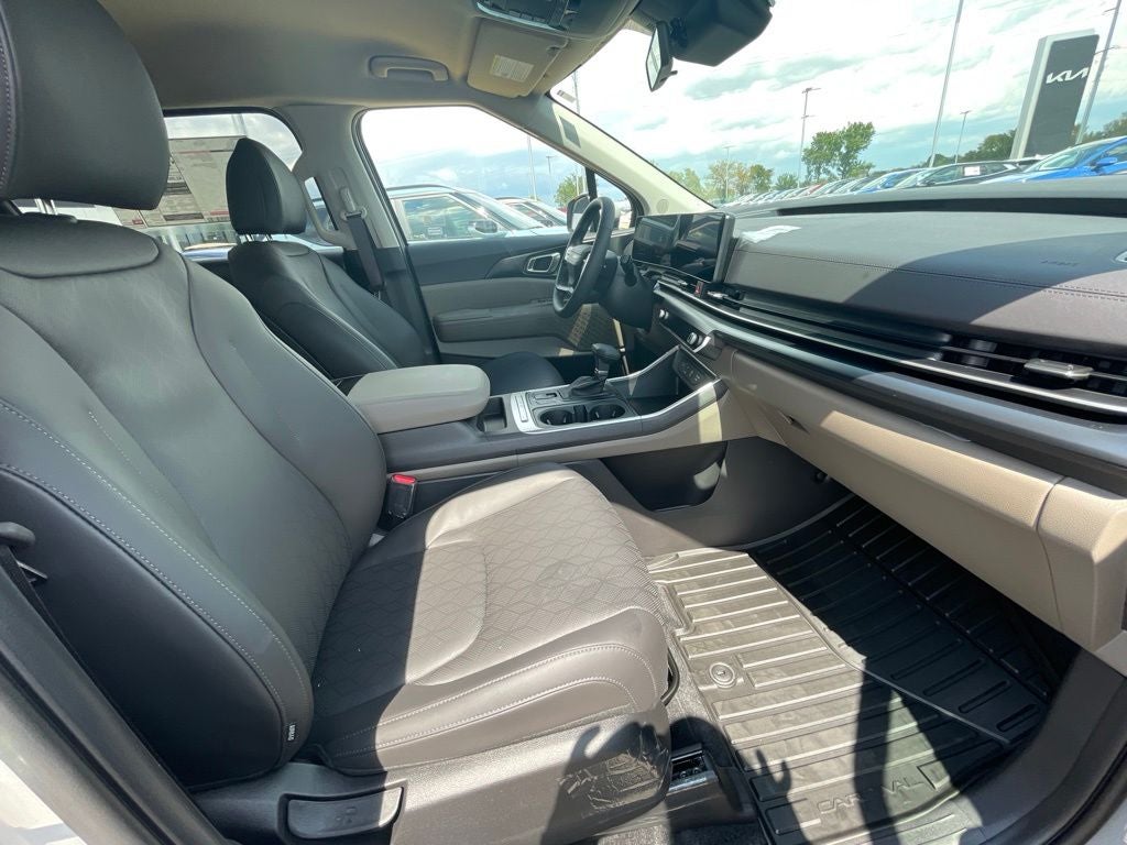 2027 Kia Carnival LXS