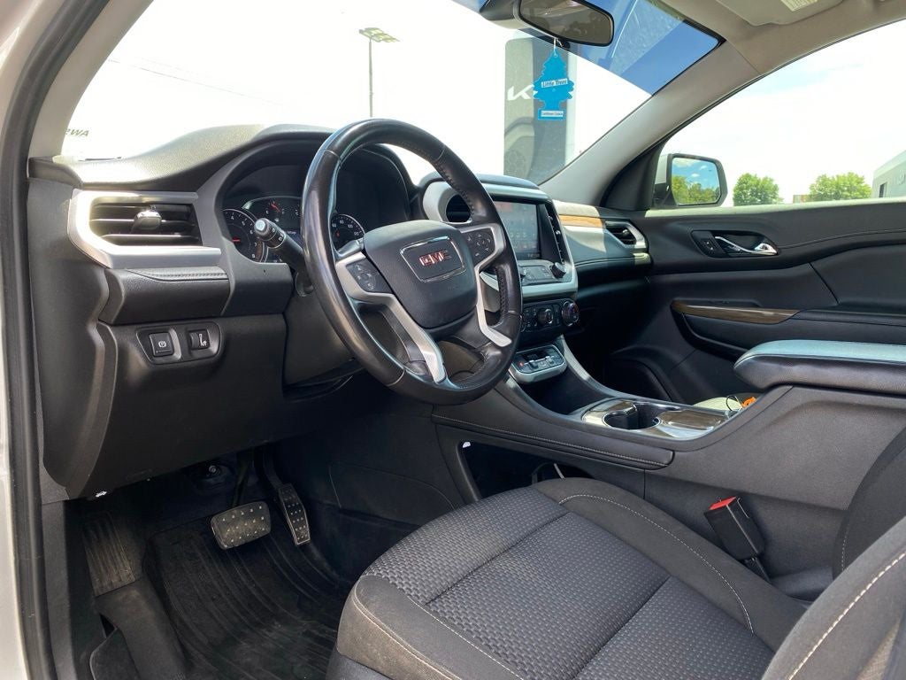 2020 GMC Acadia SLE