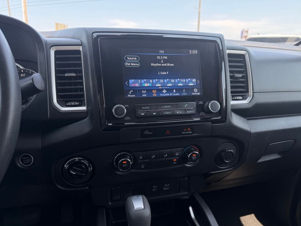 2023 Nissan Frontier SV