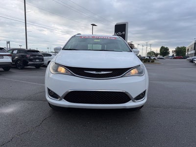 2017 Chrysler Pacifica Touring L *Handicap Accessible