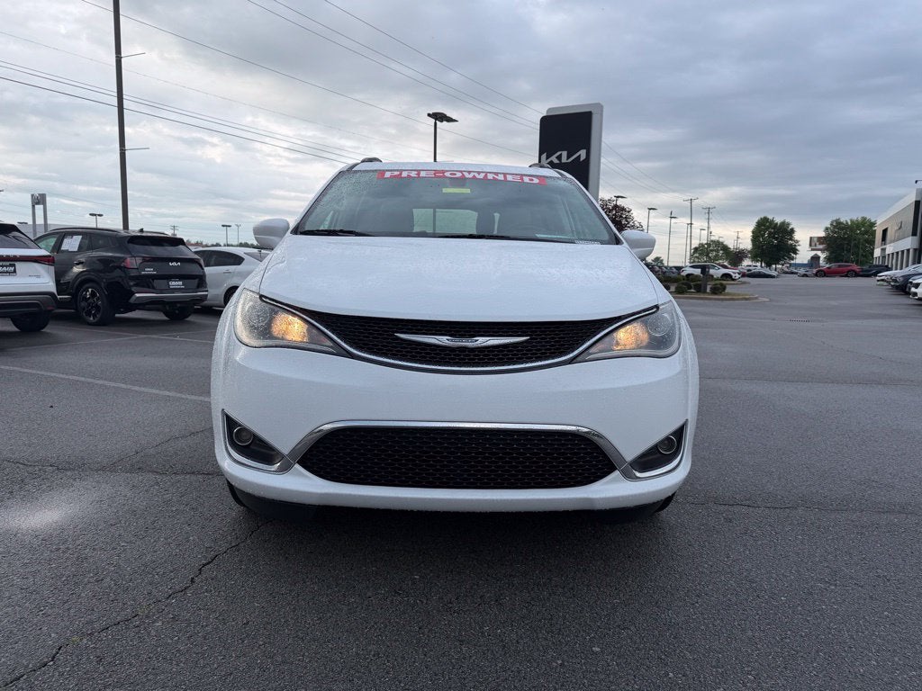 2017 Chrysler Pacifica Touring L *Handicap Accessible