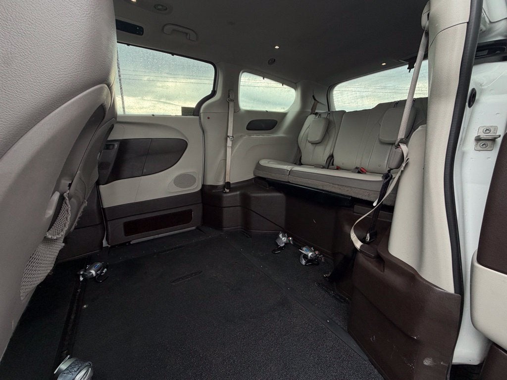 2017 Chrysler Pacifica Touring L *Handicap Accessible