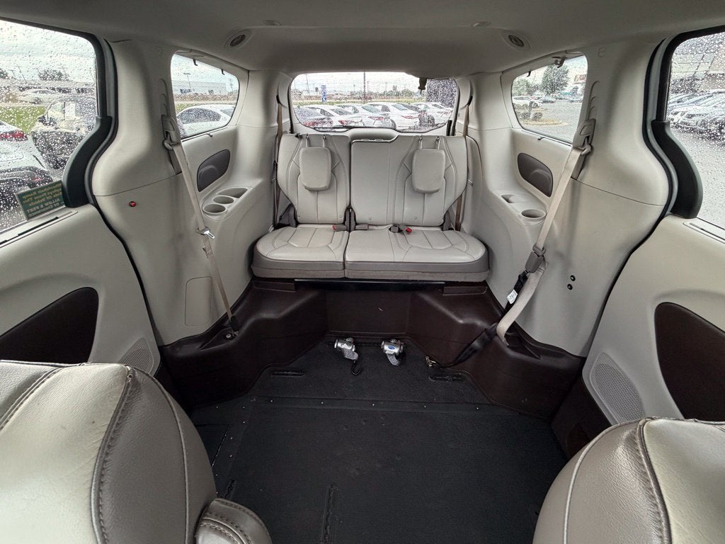 2017 Chrysler Pacifica Touring L *Handicap Accessible