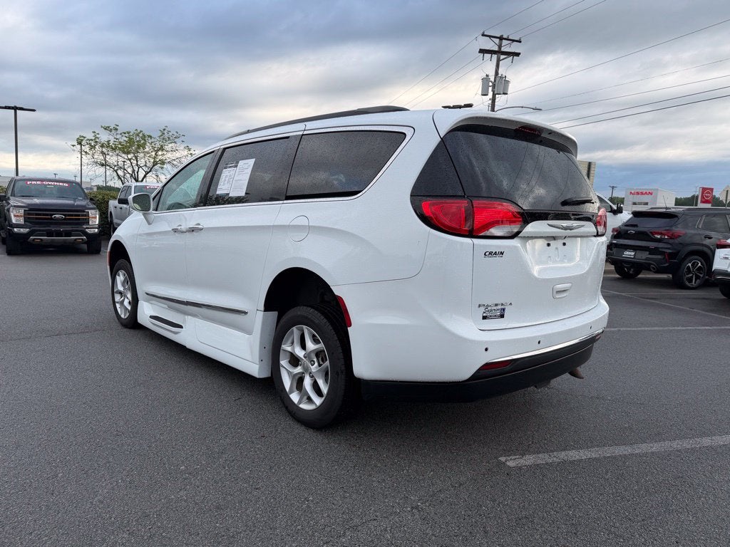 2017 Chrysler Pacifica Touring L *Handicap Accessible