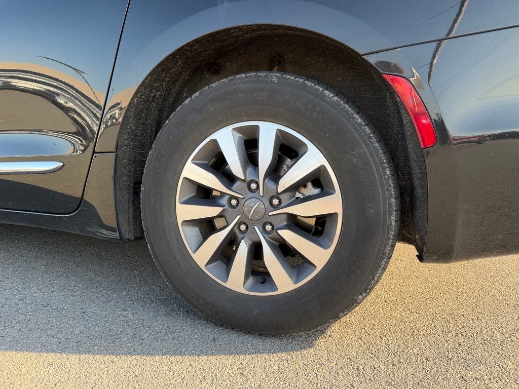 2023 Chrysler Pacifica Hybrid Limited