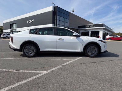 2027 Kia K4 LX