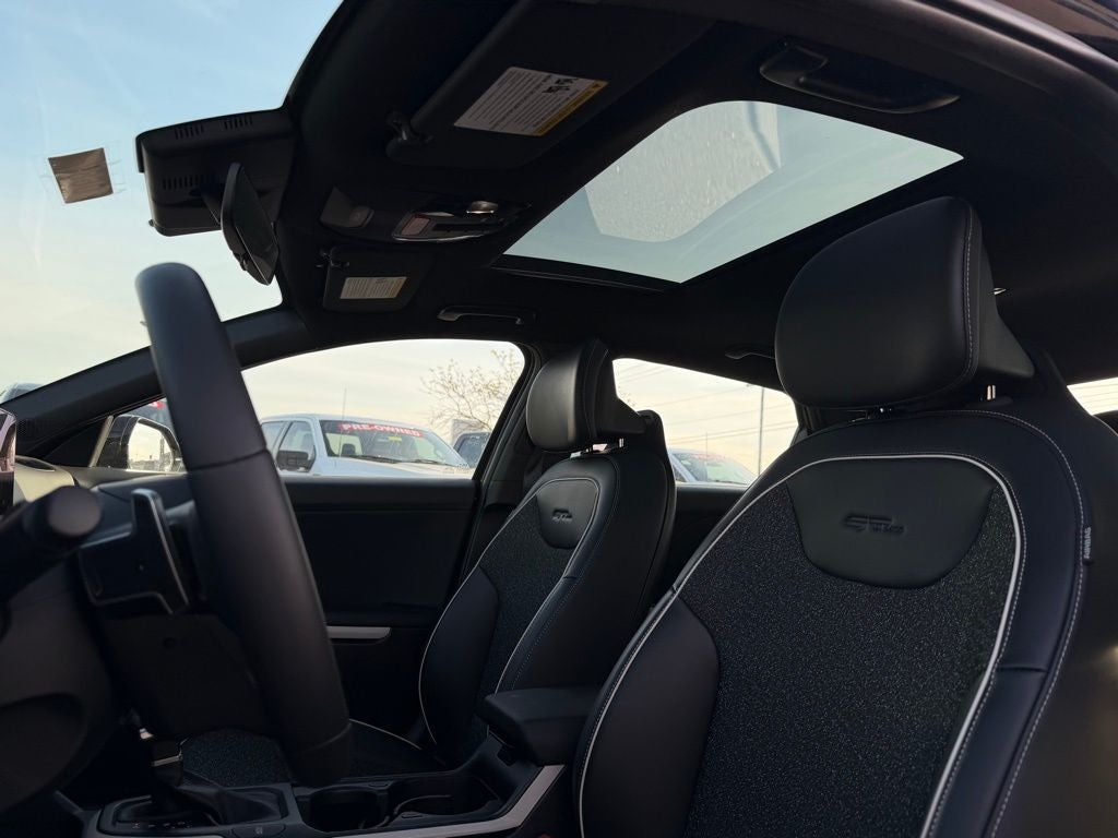 2025 Kia K4 GT-Line