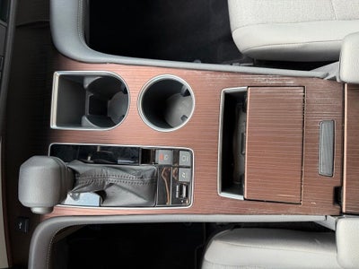 2022 Toyota Sienna LE 8 Passenger
