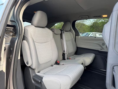 2022 Toyota Sienna LE 8 Passenger