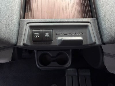2022 Toyota Sienna LE 8 Passenger