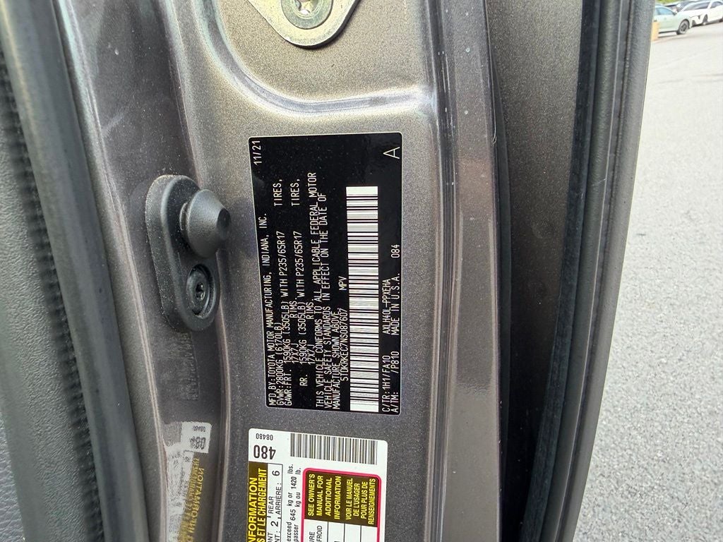 2022 Toyota Sienna LE 8 Passenger