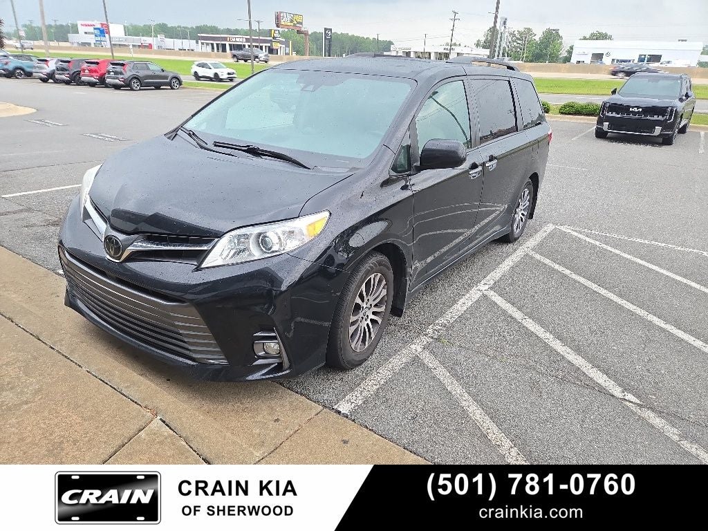 2019 Toyota Sienna XLE 8 Passenger