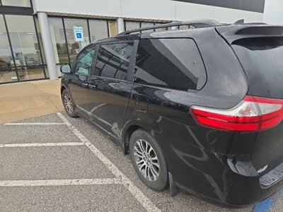 2019 Toyota Sienna XLE 8 Passenger