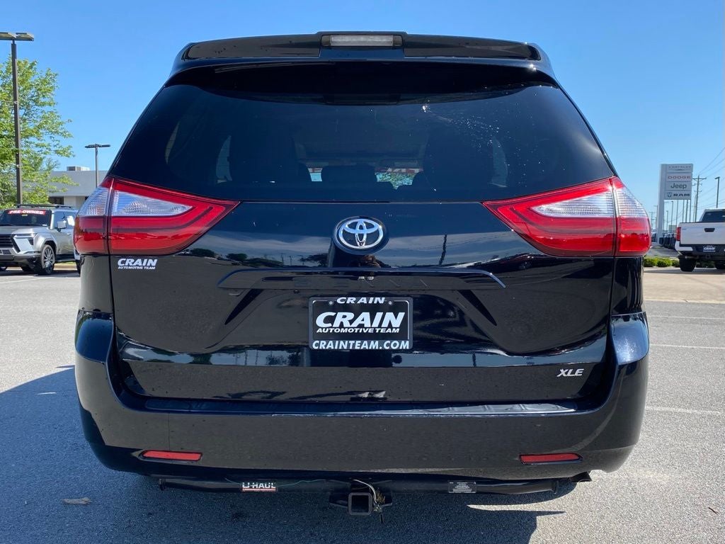 2019 Toyota Sienna XLE 8 Passenger