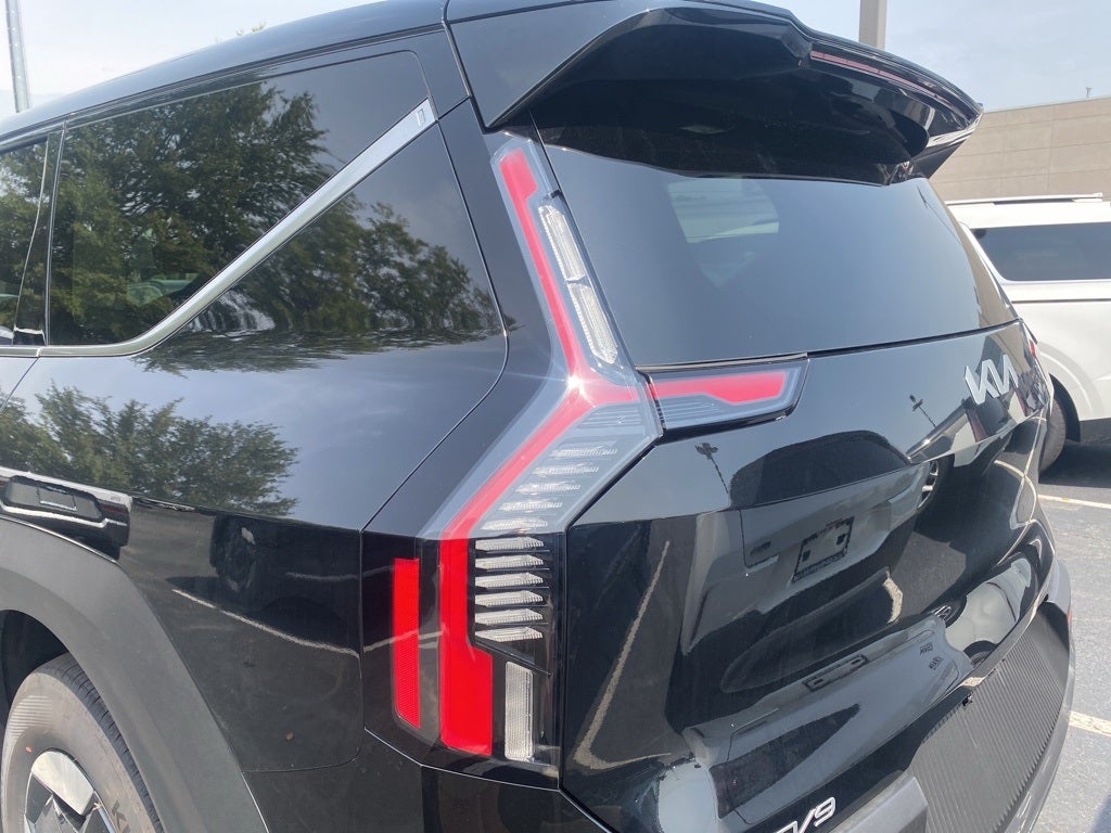 2026 Kia EV9 Light Long Range