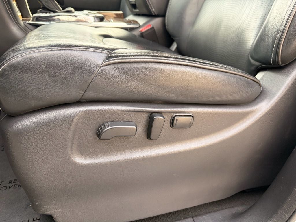 2017 INFINITI QX80 Base