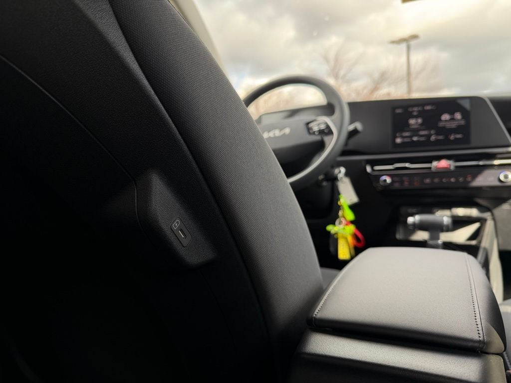 2026 Kia Niro LX