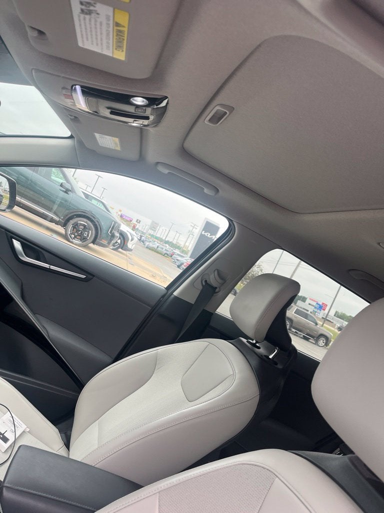 2023 Kia Niro EX Touring