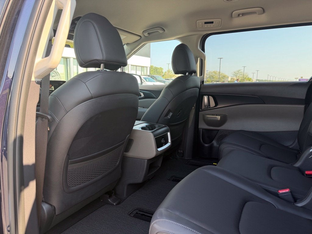 2027 Kia Carnival LXS