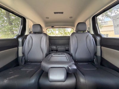 2027 Kia Carnival LX