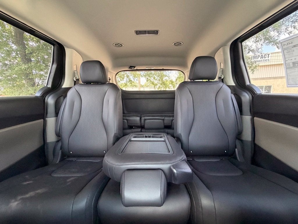 2027 Kia Carnival LX