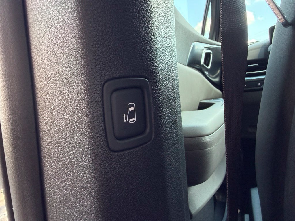 2027 Kia Carnival LX