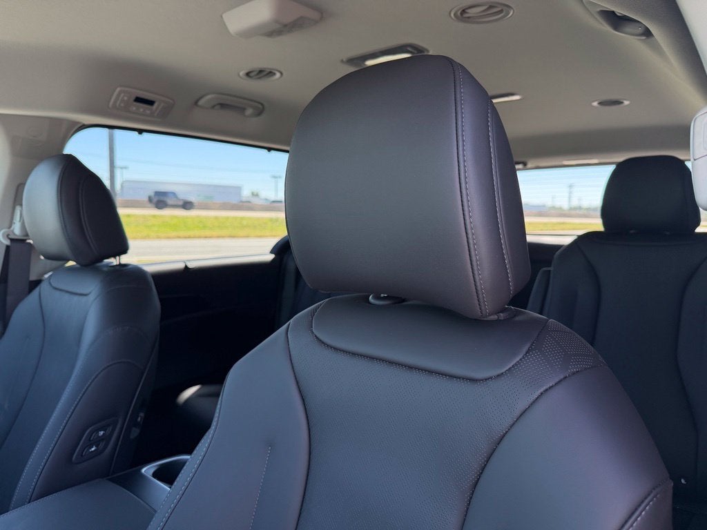 2027 Kia Carnival EX