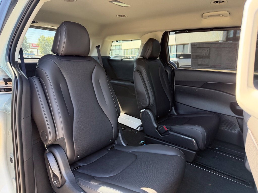 2027 Kia Carnival EX