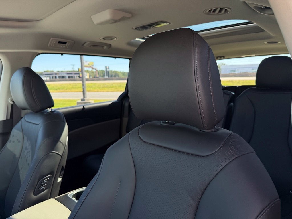 2027 Kia Carnival SX