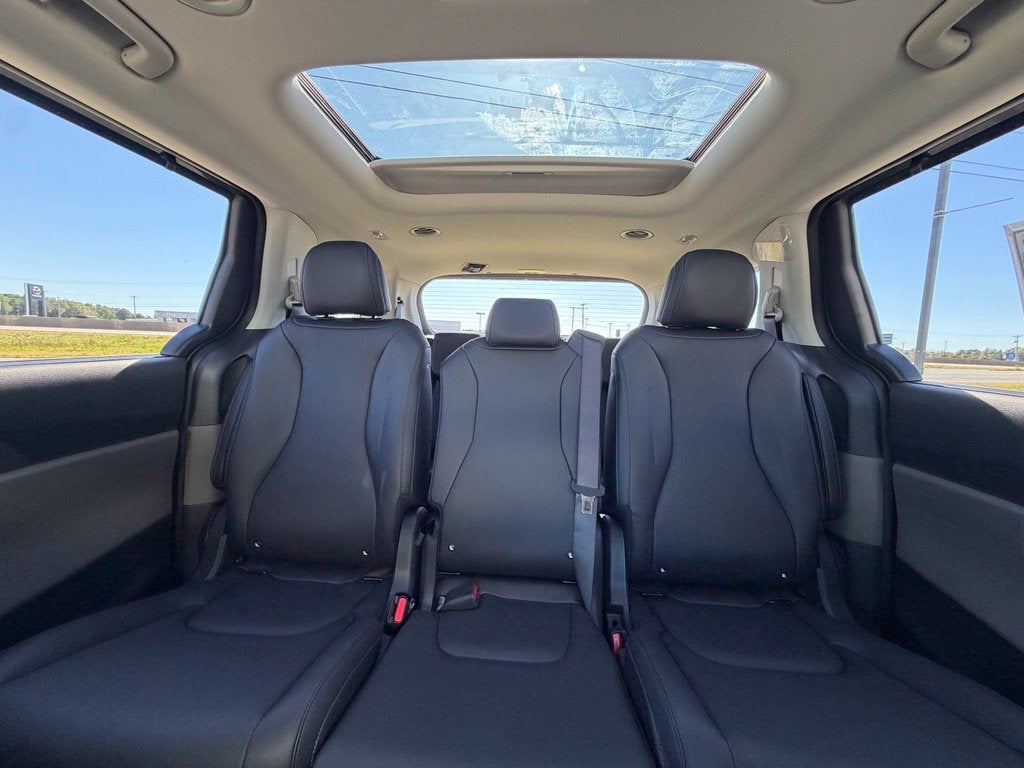 2027 Kia Carnival SX