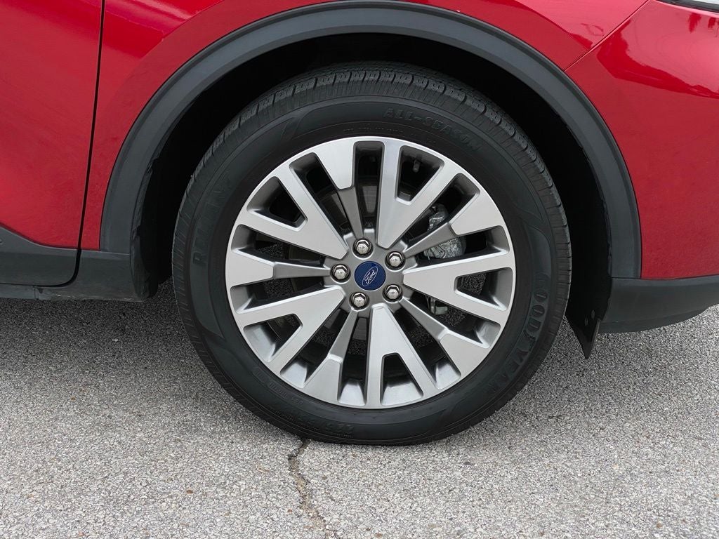 2022 Ford Escape Titanium