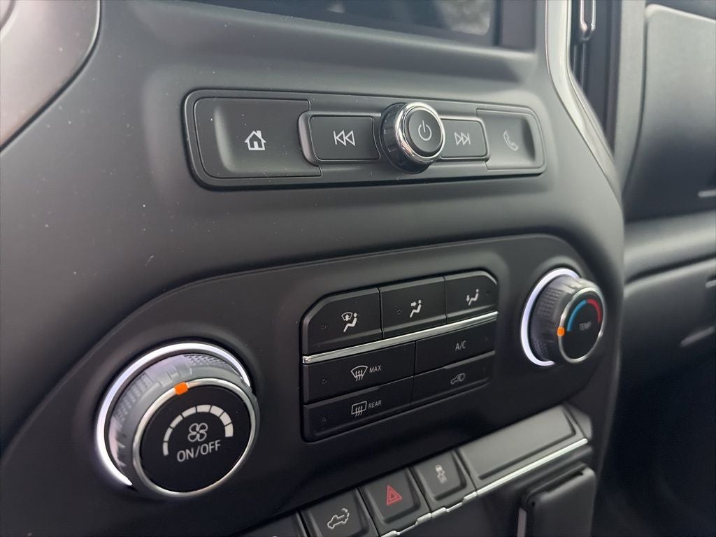 2025 Chevrolet Silverado 1500 Custom