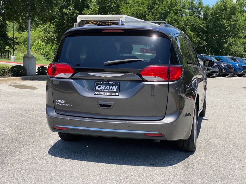 2017 Chrysler Pacifica Touring L