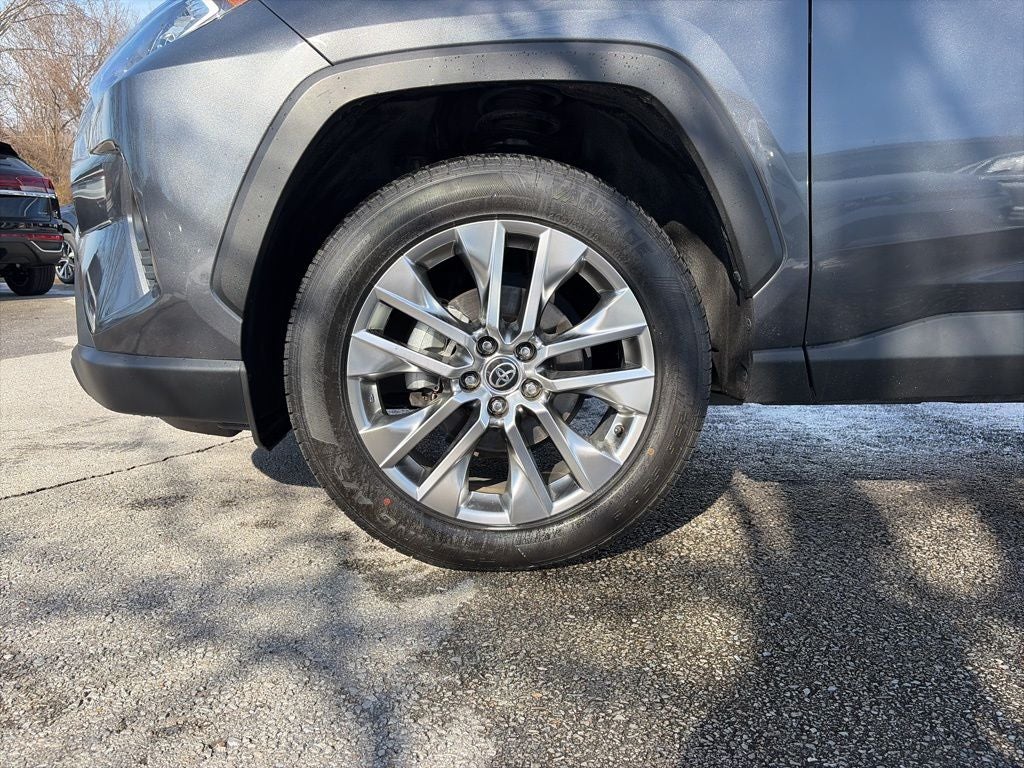 2021 Toyota RAV4 XLE Premium 1-OWNER