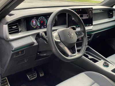 2025 Volkswagen Tiguan 2.0T SE R-Line Black