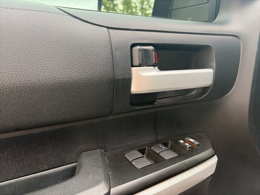 2018 Toyota Tundra SR5 5.7L V8 CLEAN CARFAX, BFGoodrich A/T Tires