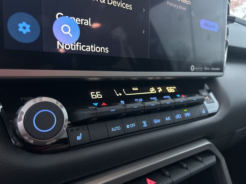 2024 Toyota Sequoia SR5 LEATHER ROOF 4x4 8 Passenger, 1 OWNER CLEAN CARFAX