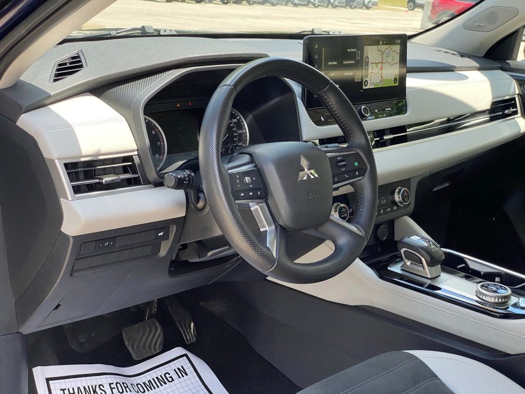 2025 Mitsubishi Outlander SE