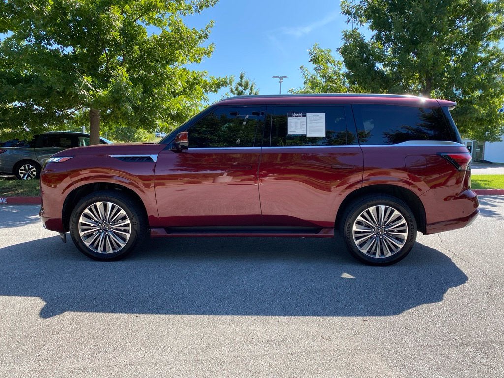 2025 INFINITI QX80 LUXE